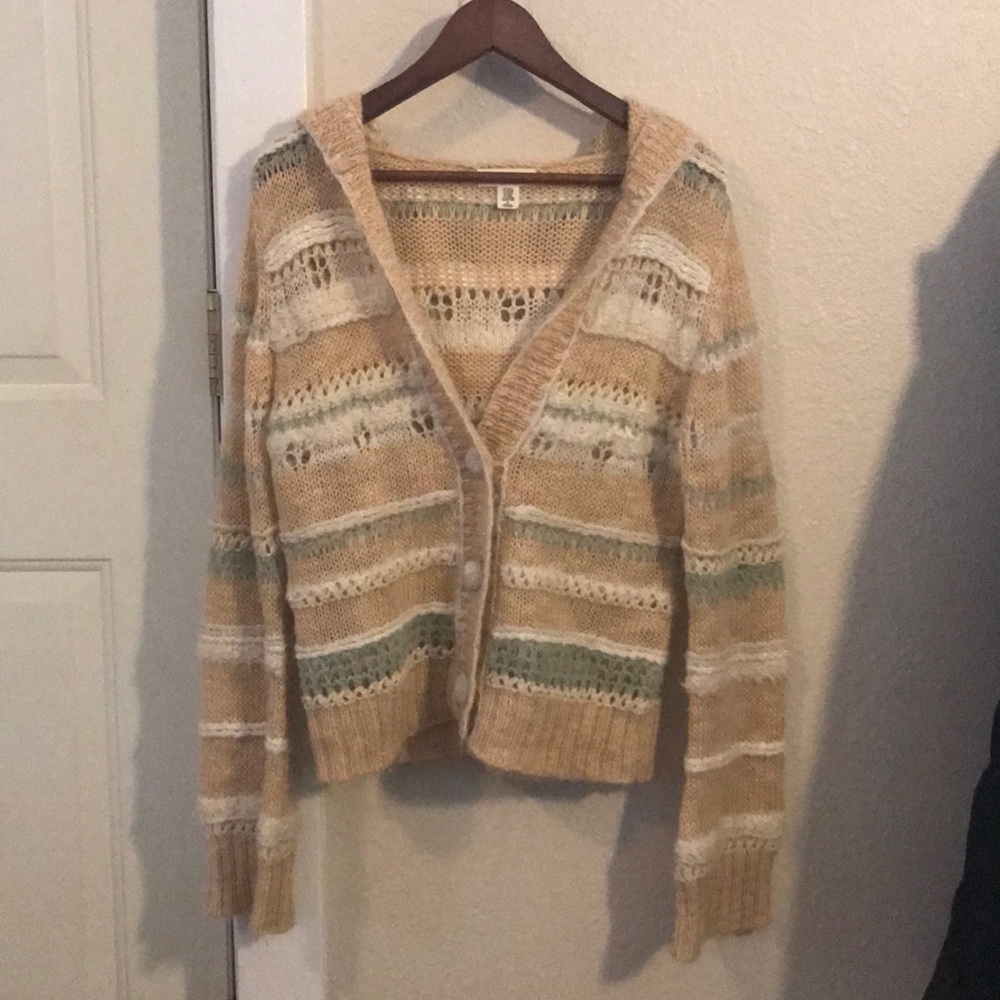 Hooded sweater